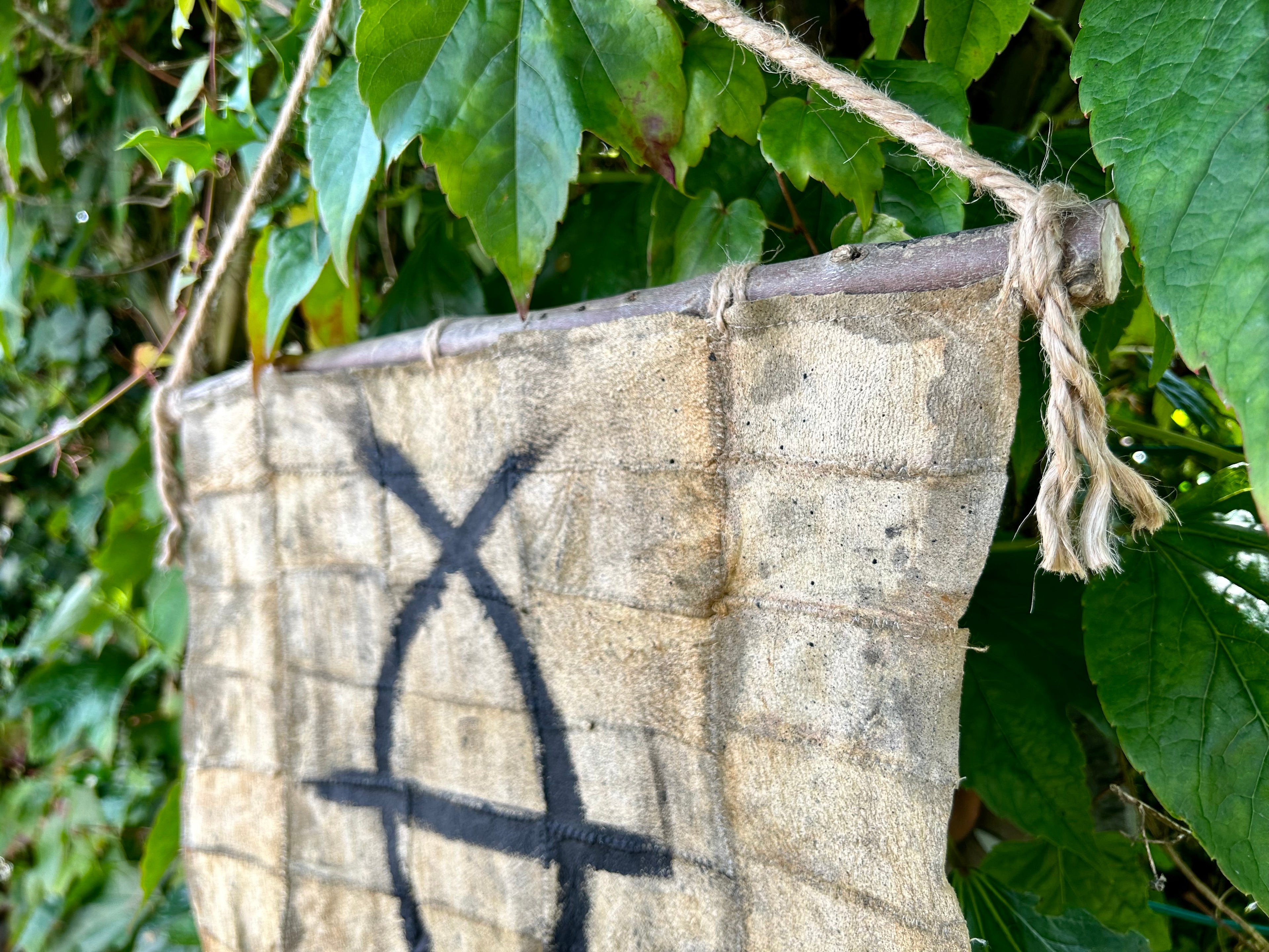 Savages - Banner (Mounted)