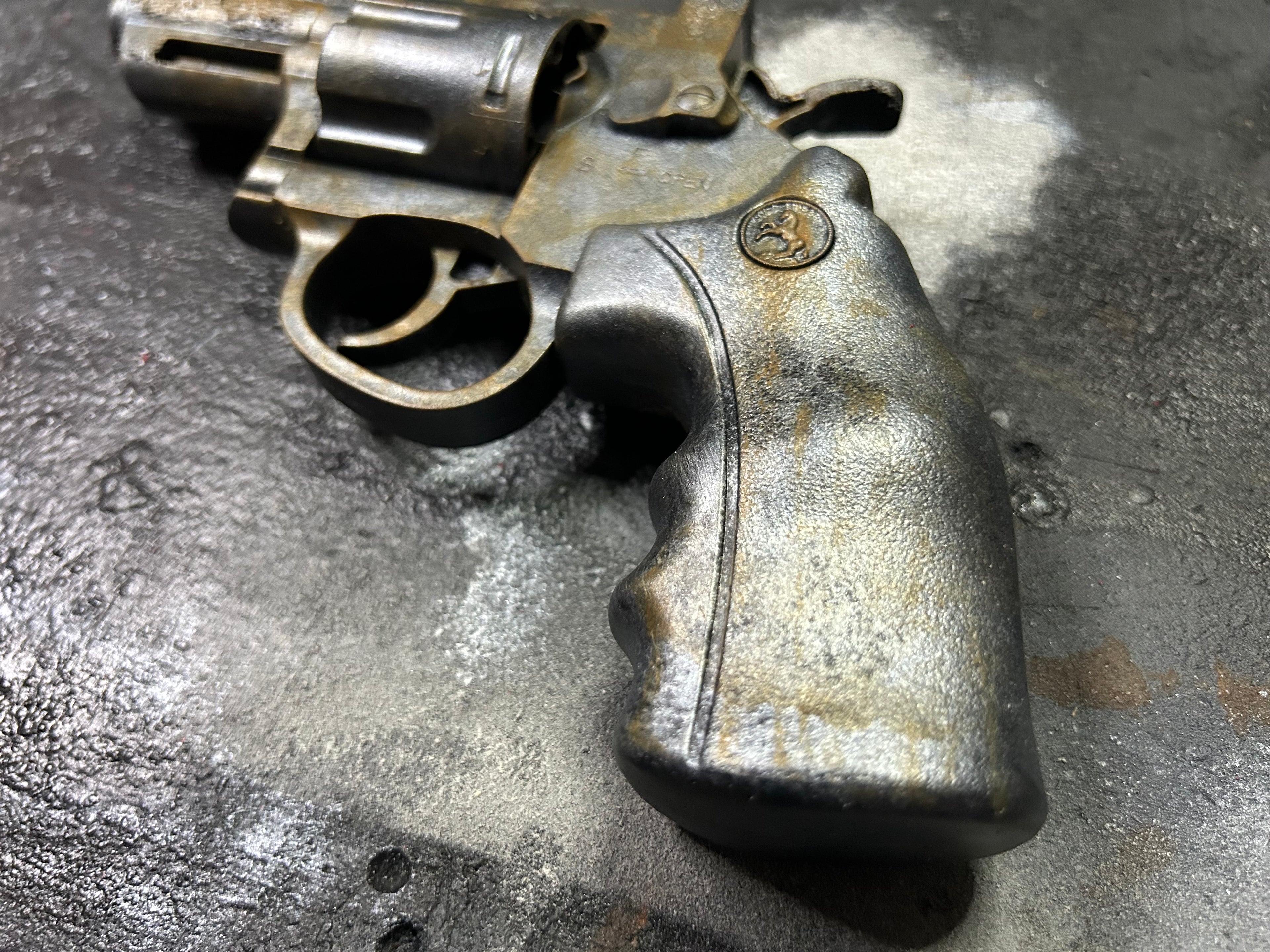Revolver Replica (Short)